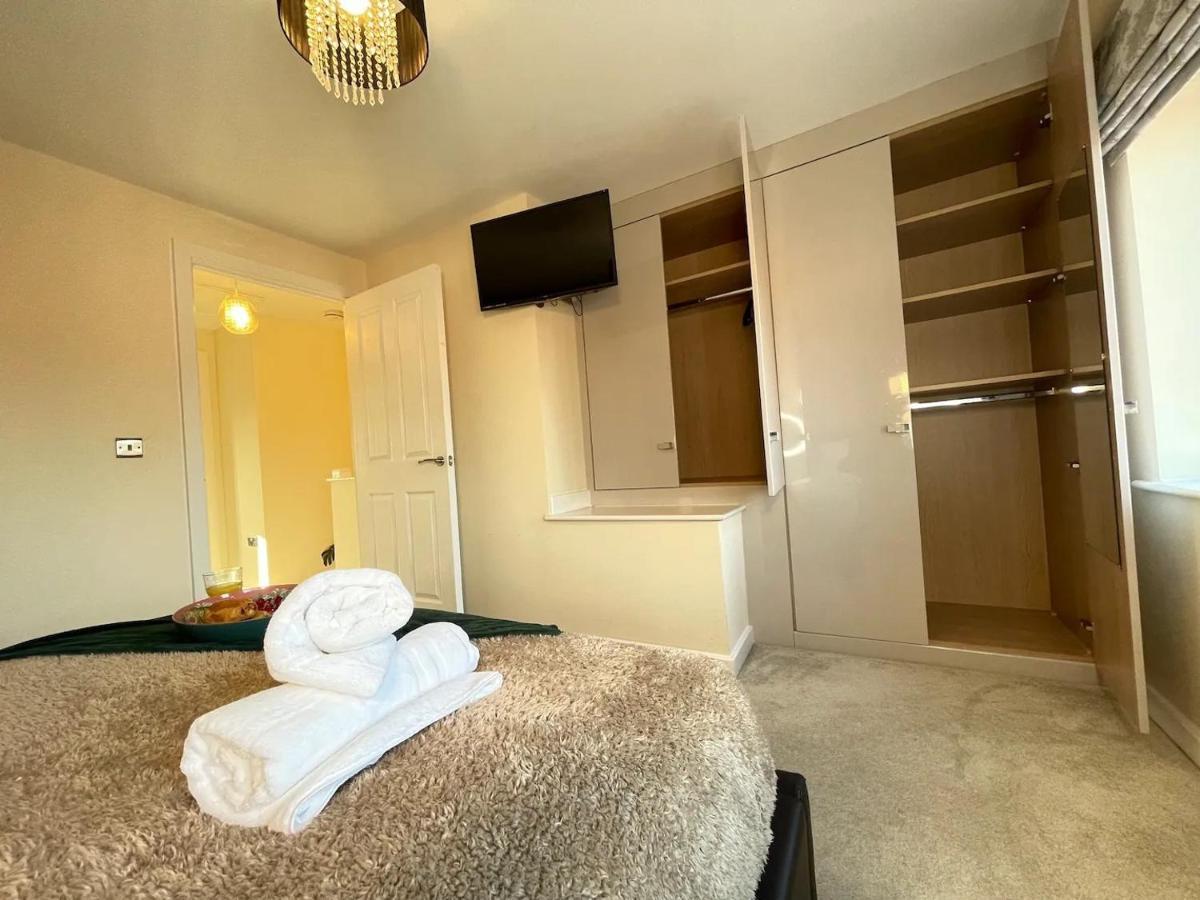 Chic Townhouse Near Old Trafford Apartment